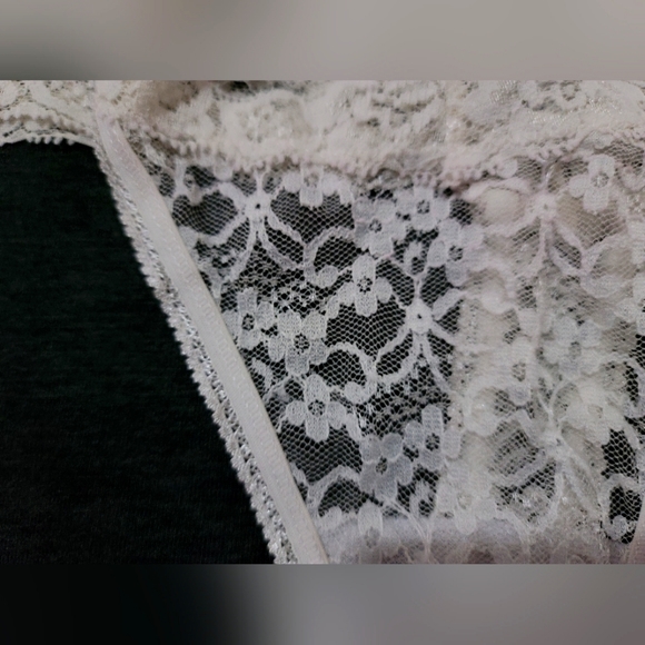 Women's Lace Thong - Picture 2 of 5